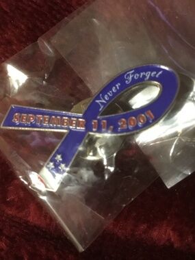 Lapel Pin 9-11 Never Forget (Red White Blue)